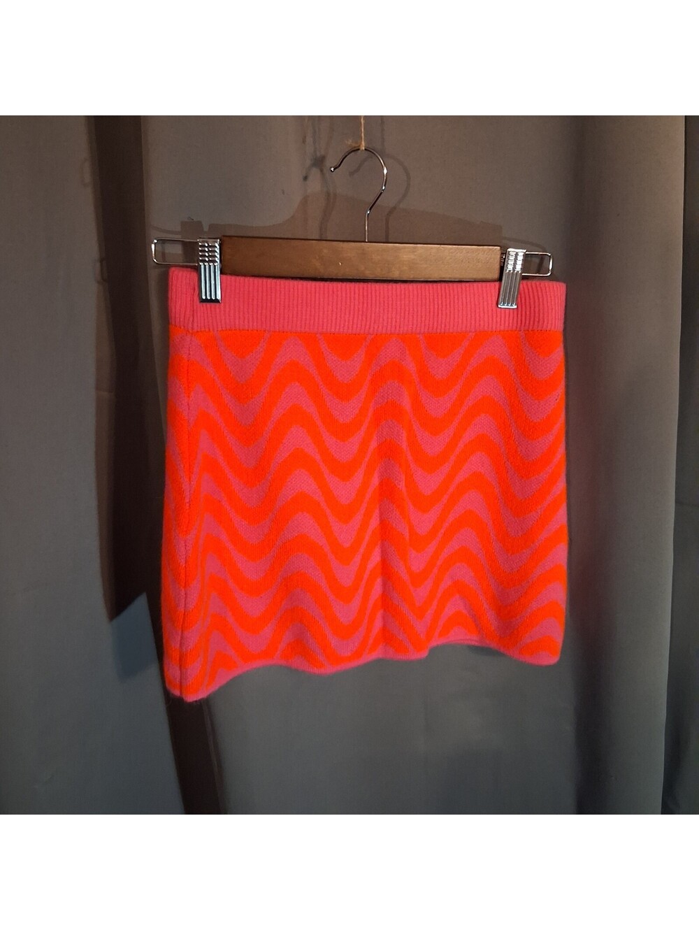 H&M Divided Pink and Orange Wave Pattern Knit Mini Skirt XS